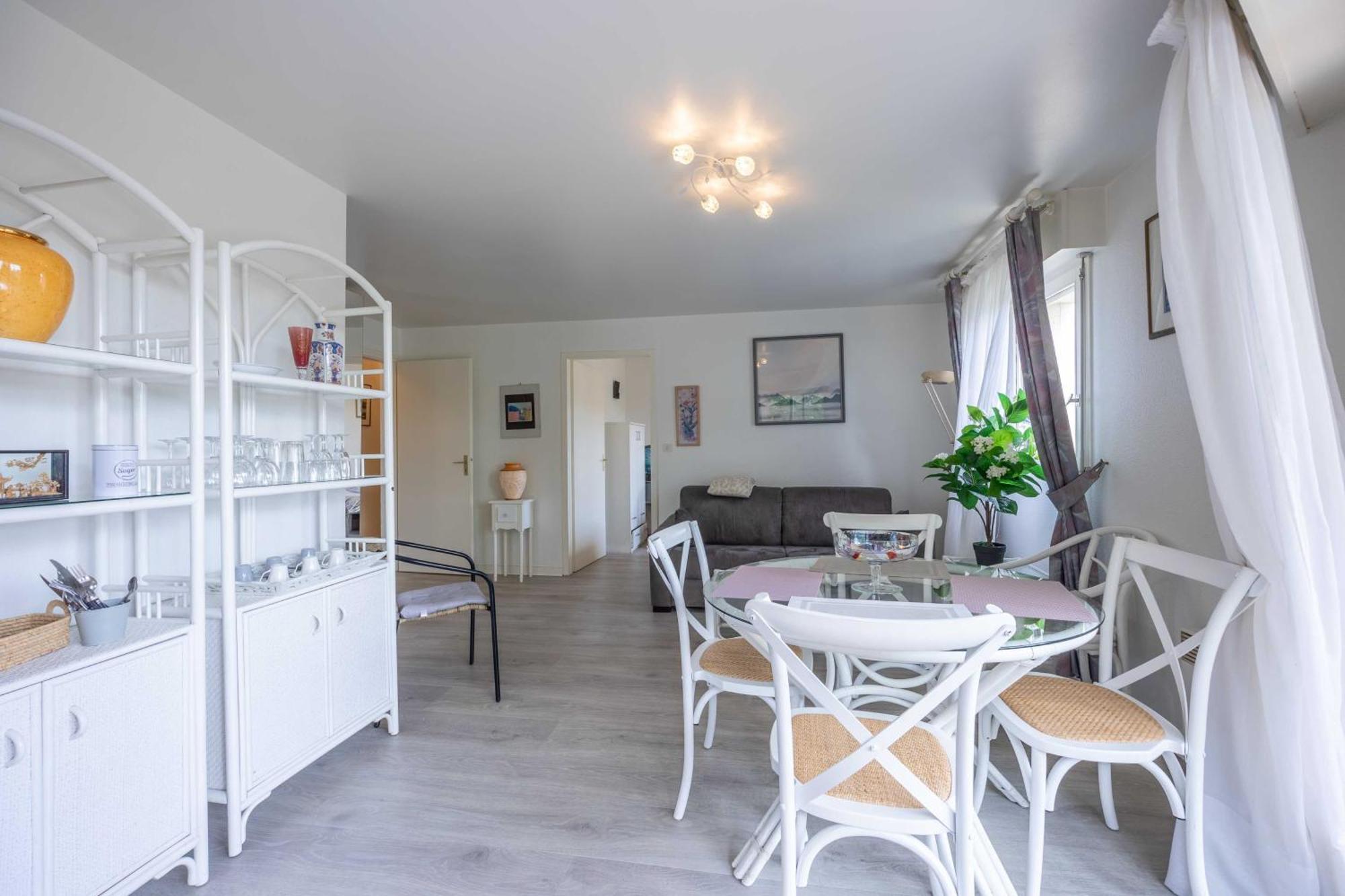 Apartment With Parking And Balcony Near The Beach Deauville Extérieur photo